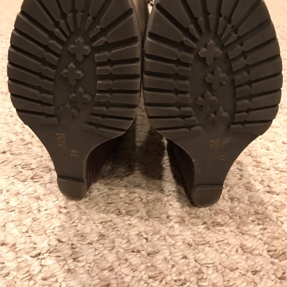 Very Volatile Women’s Wedge Boots - Picture 6 of 10